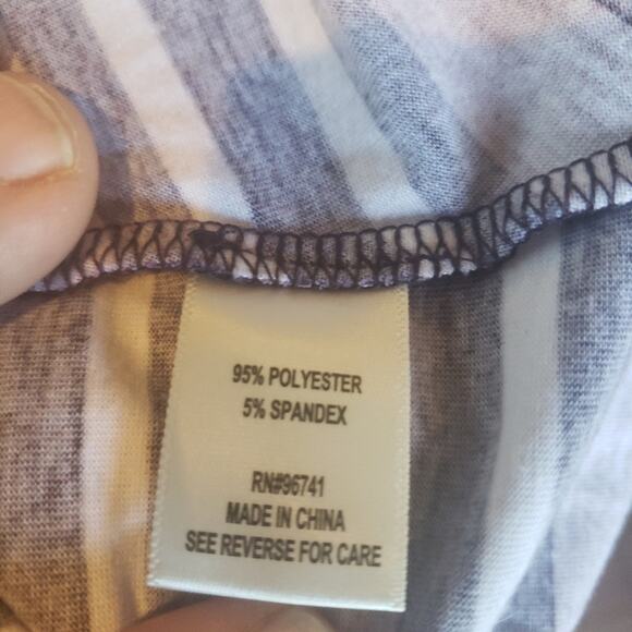 TRU‎ SELF L long sleeve dark and light purple and white - Picture 5 of 6